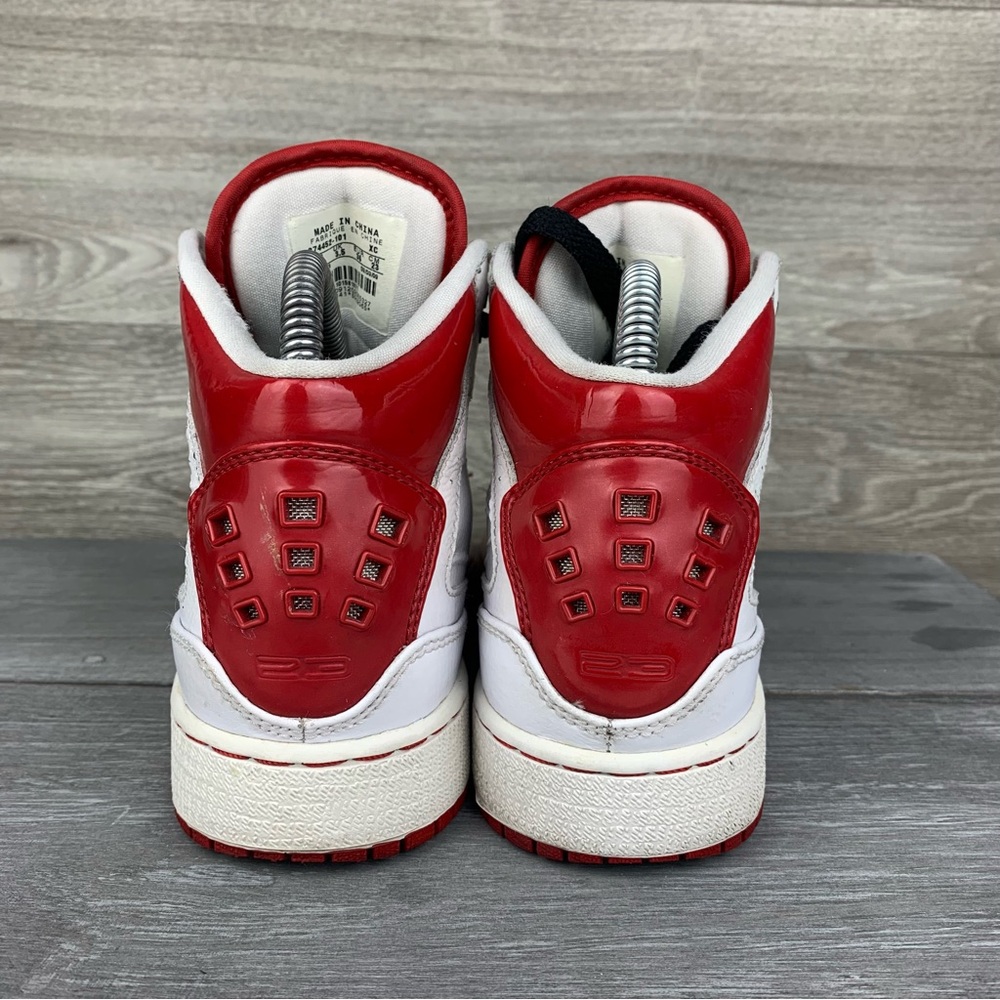 Boys/Girls/Youth Air Jordan 1 Mid Athletic leather Shoes Red White size 4Y - Picture 7 of 10